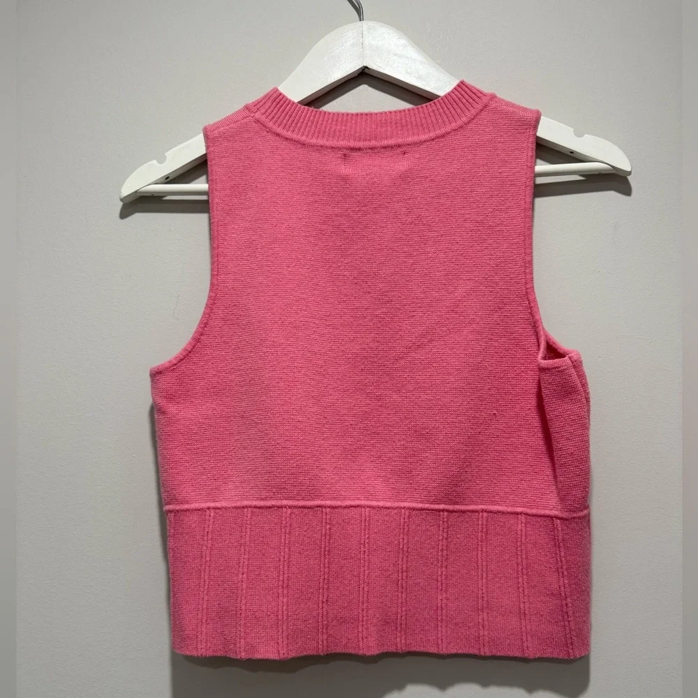 NEW Jessica Simpson Pink Barbiecore Sleeveless Knit Keyhole Top Size L NWOT - Picture 2 of 4
